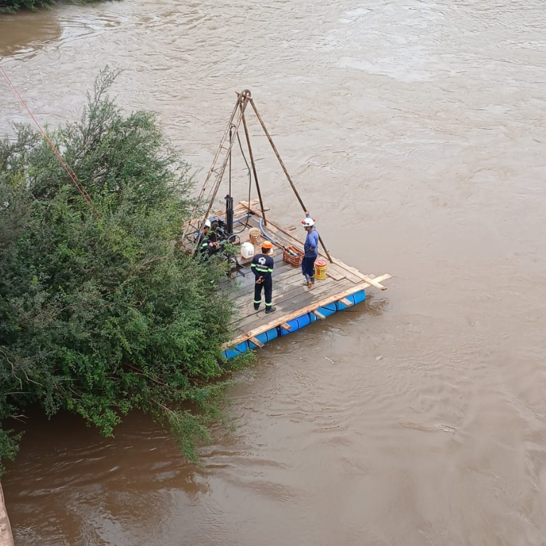 sondagem rotativa em rocha mista em lamina dagua pontes